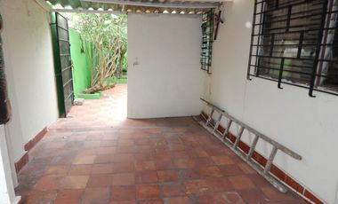 casa en venta en ciudad jardín. Cod V87131