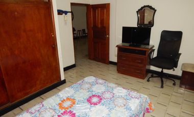 casa en venta en ciudad jardín. Cod V87131