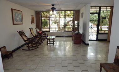 casa en venta en ciudad jardín. Cod V87131