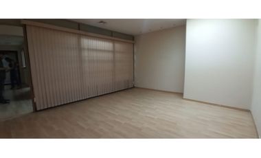 SE ALQUILA OFICINA  EN BELLA VISTA  ZONA BANCARIA -I.G.