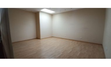 SE ALQUILA OFICINA  EN BELLA VISTA  ZONA BANCARIA -I.G.