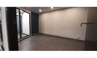 SE ALQUILA OFICINA  EN BELLA VISTA  ZONA BANCARIA -I.G.