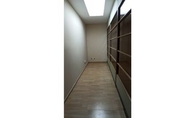 SE ALQUILA OFICINA  EN BELLA VISTA  ZONA BANCARIA -I.G.
