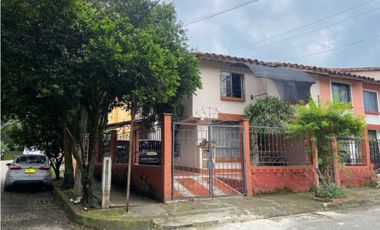 Casa para la venta en la ciudad de Cali barrio Melendez esquinera
