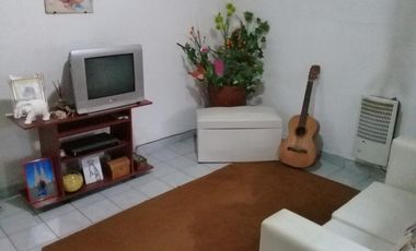 EXCELENTE PH FONDO DE 3 AMBIENTES CON PATIO Y FONDO