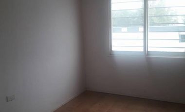 DEPARTAMENTO EN PLENO CENTRO. SOBRE PEATONAL. DOS DORMITORIOS