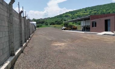 TERRENO CON BODEGAS EN RENTA SALIDA SALAMANCA $336,950.000