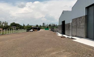 TERRENO CON BODEGAS EN RENTA SALIDA SALAMANCA $336,950.000