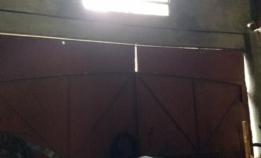 Venta en block de dos locales y cuatro departamentos González catán