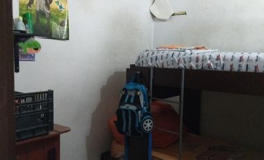 Venta en block de dos locales y cuatro departamentos González catán