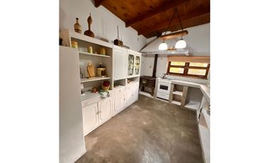 Complejo de Casas de Campo, 5 Has con 4 casas con plieta de natación.