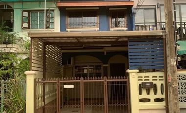 2 Bedroom Townhouse for rent in Wong Sawang, Bangkok