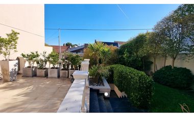 En venta. Moderno chalet de 4 ambientes. Zona Stella Maris