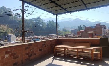 LOCAL EN ARRIENDO UBICADO EN CALDAS SECTOR CENTRO