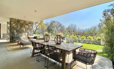 Casa en arriendo de 4 dorm. en Las Condes