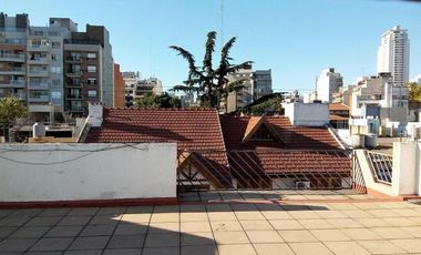 EXCELENTE PH 3 AMBIENTES  AMPLIOS CON BALCÓN  , APTO CRÉDITO.