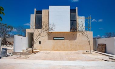 Casa en venta al norte de Mérida en privada con amenidades