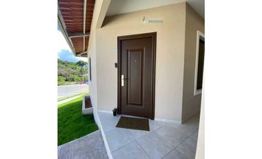 Se alquila residencia amoblada en Algarrobos