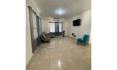 Se alquila residencia amoblada en Algarrobos