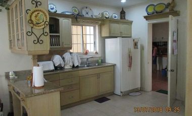 House and lot for sale in Cebu City, Villa Terrace with big lawn with amenties