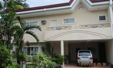 House and lot for sale in Cebu City, Villa Terrace with big lawn with amenties