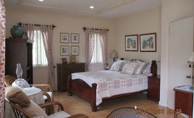 House and lot for sale in Cebu City, Villa Terrace with big lawn with amenties