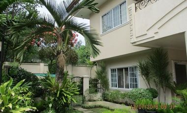 House and lot for sale in Cebu City, Villa Terrace with big lawn with amenties