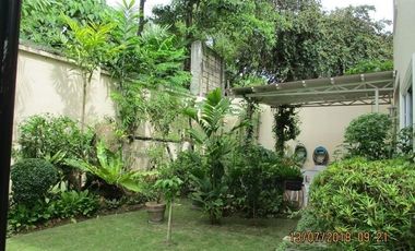 House and lot for sale in Cebu City, Villa Terrace with big lawn with amenties