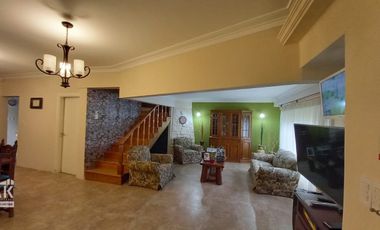 Casa de 6 ambientes + Departamento de 3 ambienres en Colinas de Peralta Ramos