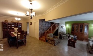 Casa de 6 ambientes + Departamento de 3 ambienres en Colinas de Peralta Ramos
