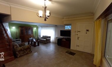 Casa de 6 ambientes + Departamento de 3 ambienres en Colinas de Peralta Ramos