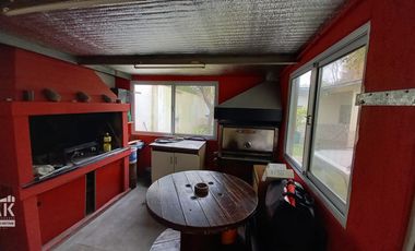 Casa de 6 ambientes + Departamento de 3 ambienres en Colinas de Peralta Ramos
