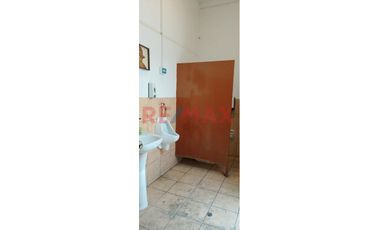 Alquiler Local Para Cafeteria O Restaurante, Primer Piso Puerta A La Calle En Santa Beatriz