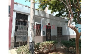 Alquiler Local Para Cafeteria O Restaurante, Primer Piso Puerta A La Calle En Santa Beatriz