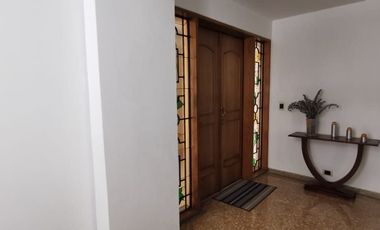 apartamento en venta en laureles. Cod V5994