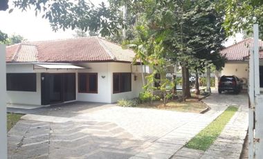 INFO-SALE Rumah Mewah Jl.Bunga Kamboja (3 in 1) Cipete Selatan+PooL kondisi ASRI