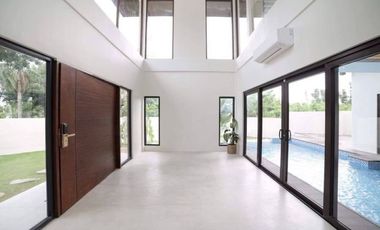 Resort Home With White Sand Beach