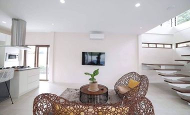 Resort Home With White Sand Beach