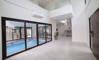 Resort Home With White Sand Beach