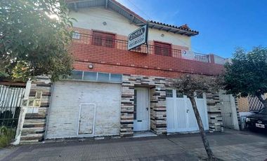 Casa para 2 Familias en venta en Moron Sur