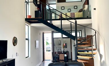 Departamento (tipo loft) de 1 recámara, 1.5 baños, en complejo con amenidades, a un costado de la Ceiba.