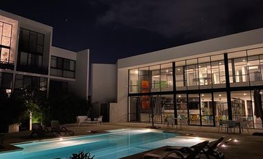 Departamento (tipo loft) de 1 recámara, 1.5 baños, en complejo con amenidades, a un costado de la Ceiba.