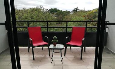 Departamento (tipo loft) de 1 recámara, 1.5 baños, en complejo con amenidades, a un costado de la Ceiba.