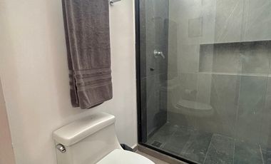 Departamento (tipo loft) de 1 recámara, 1.5 baños, en complejo con amenidades, a un costado de la Ceiba.