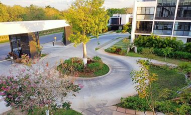 Departamento (tipo loft) de 1 recámara, 1.5 baños, en complejo con amenidades, a un costado de la Ceiba.