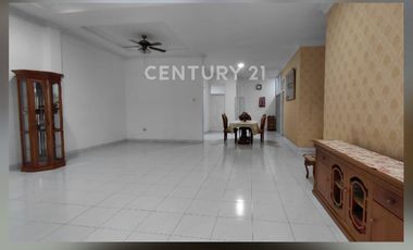 RUMAH CANTIK 3+1 KT HADAP UTARA LINGKUNGAN NYAMAN DI PULOMAS