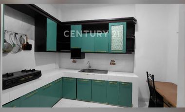 RUMAH CANTIK 3+1 KT HADAP UTARA LINGKUNGAN NYAMAN DI PULOMAS