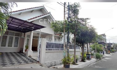 RUMAH CANTIK 3+1 KT HADAP UTARA LINGKUNGAN NYAMAN DI PULOMAS