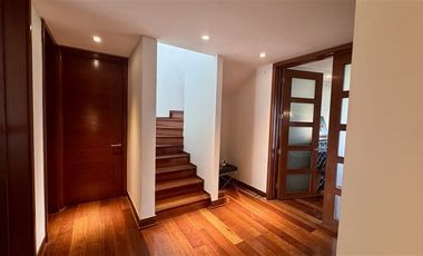 Lujoso Duplex,5 dorm. 5 baños, estar, gran terraza 3 estac.