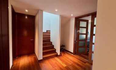 Lujoso Duplex,5 dorm. 5 baños, estar, gran terraza 3 estac.